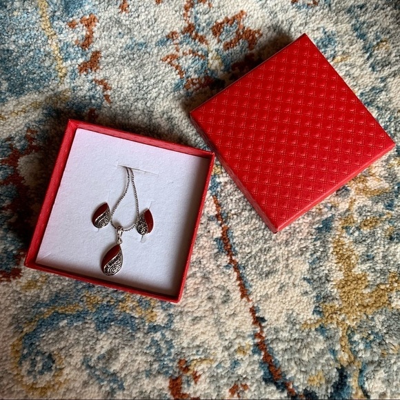 NIB Sterling Silver Pendant Chain + Matching Earrings - Picture 1 of 8